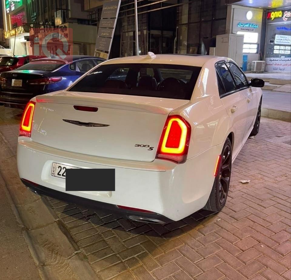 كرايسلر 300